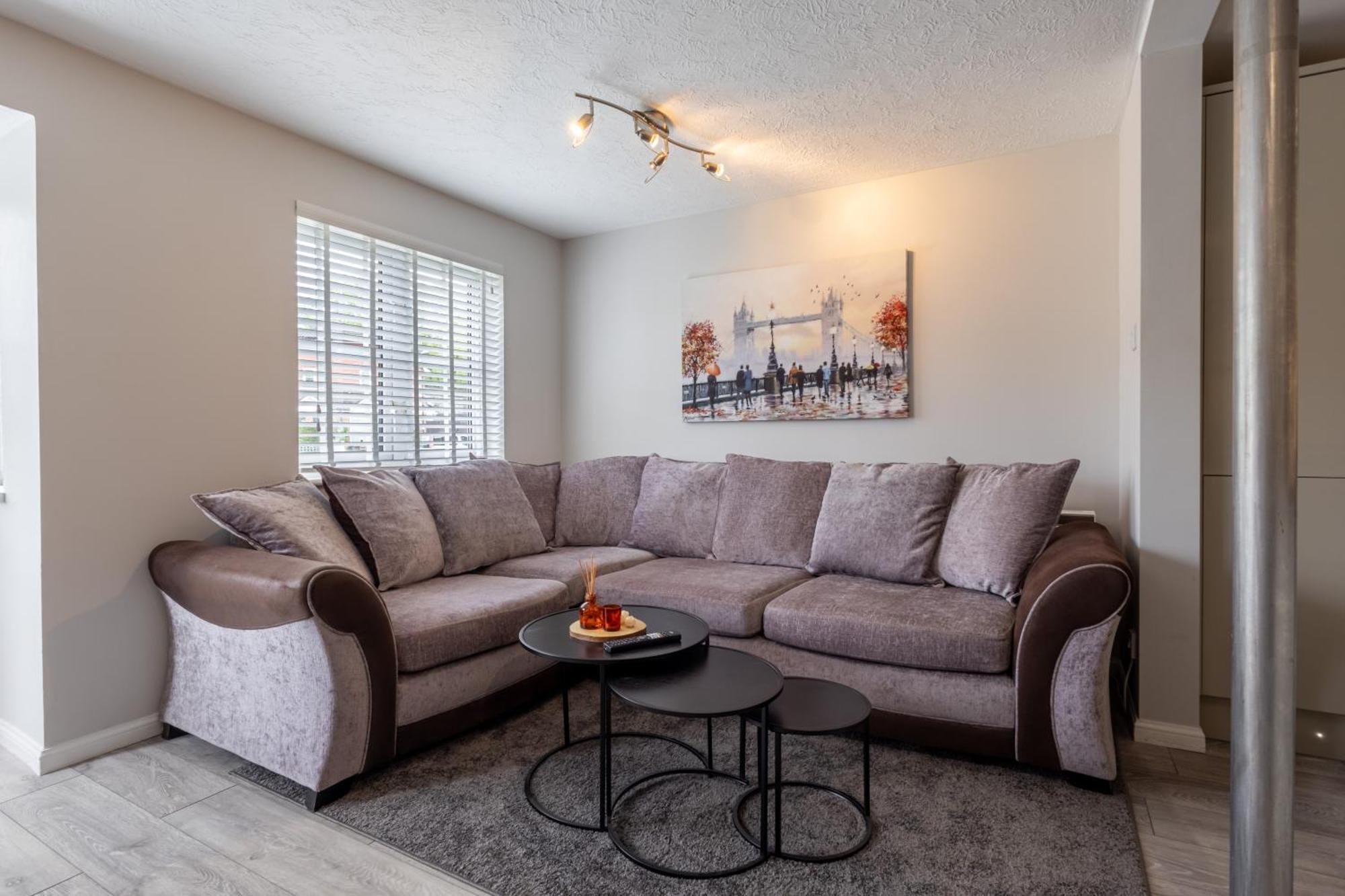 Modern 2 Bed Apartment Near Gatwick 克劳利 外观 照片