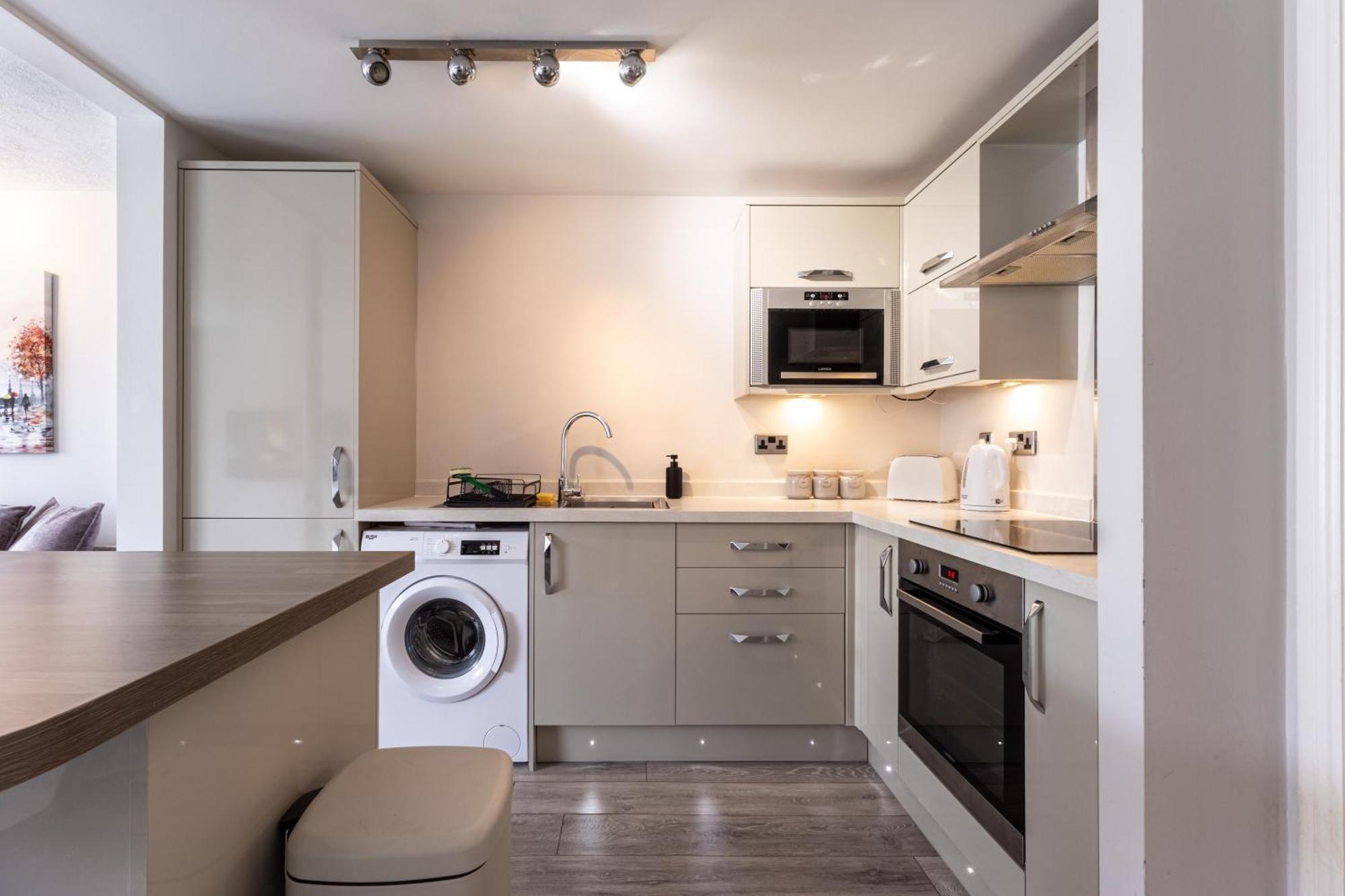 Modern 2 Bed Apartment Near Gatwick 克劳利 外观 照片
