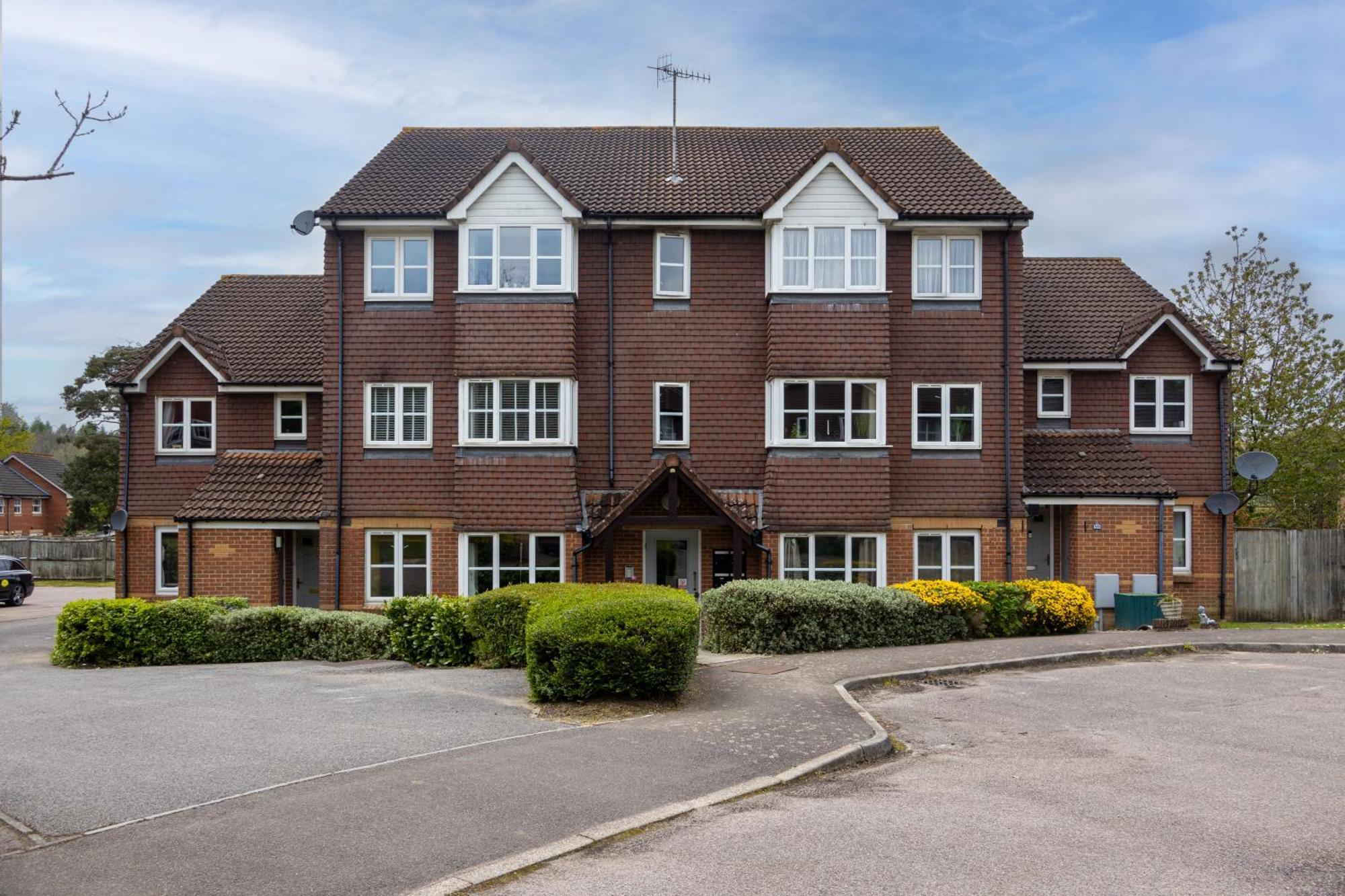 Modern 2 Bed Apartment Near Gatwick 克劳利 外观 照片