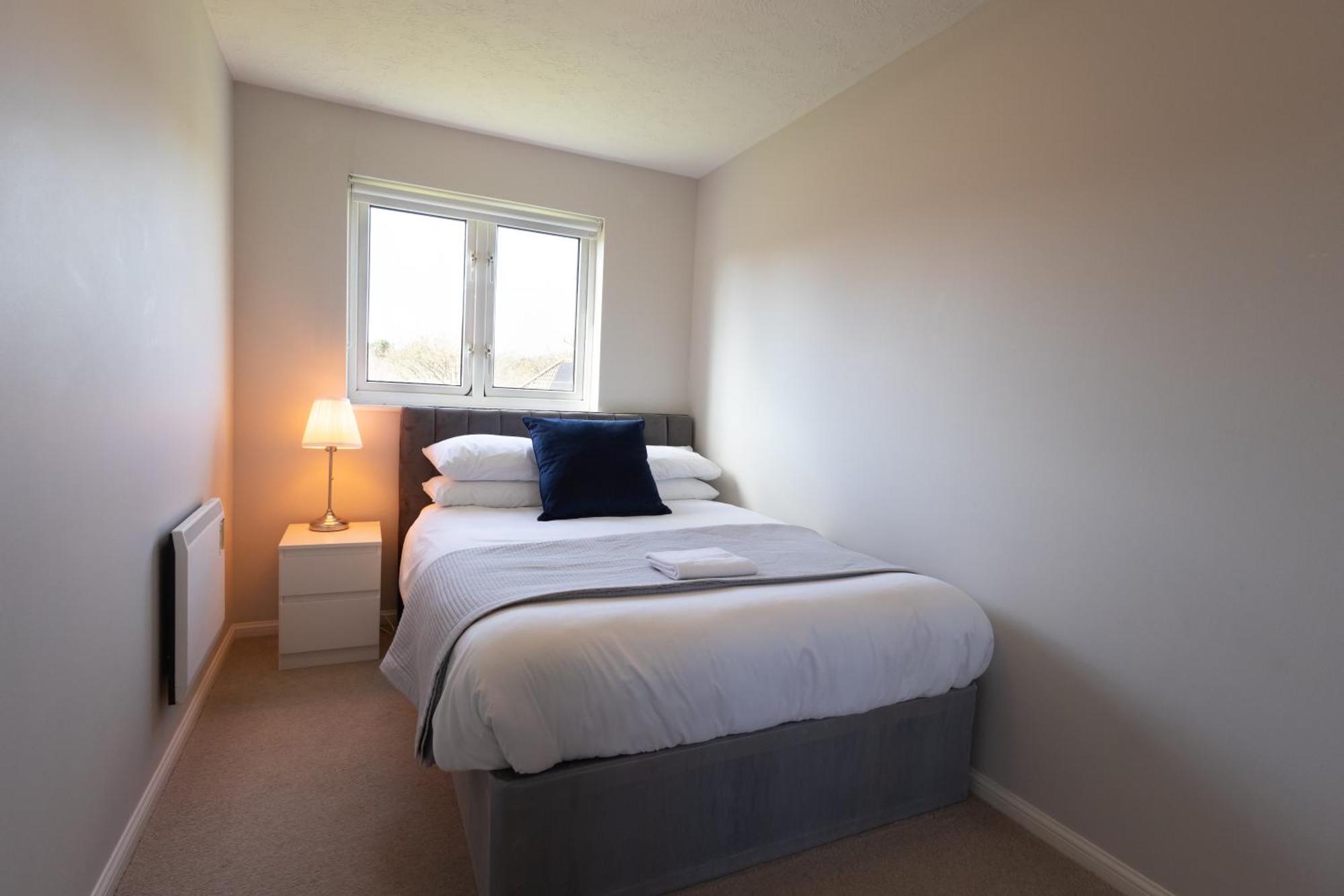 Modern 2 Bed Apartment Near Gatwick 克劳利 外观 照片