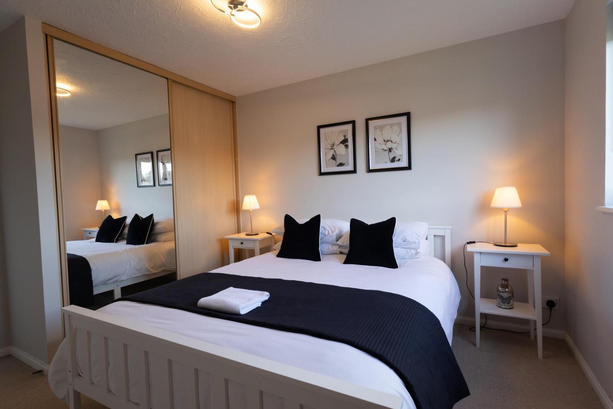 Modern 2 Bed Apartment Near Gatwick 克劳利 外观 照片